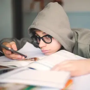 Ergenlerde Dikkat Eksikliği ve Hiperaktivite